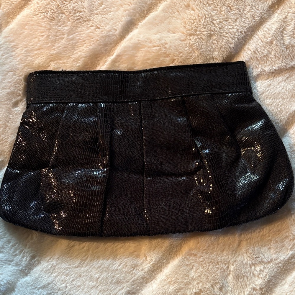 GAP Shiny Black Clutch